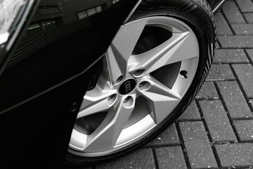 Voertuigafbeelding 6