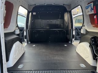 Voertuigafbeelding 12