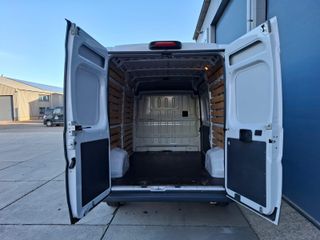 Voertuigafbeelding 12