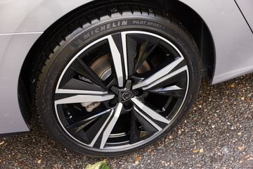 Voertuigafbeelding 7