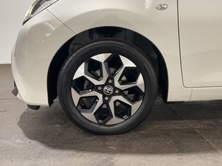 Voertuigafbeelding 8