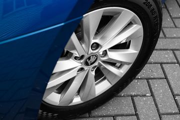 Voertuigafbeelding 6