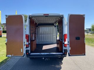 Voertuigafbeelding 12