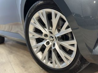 Voertuigafbeelding 9