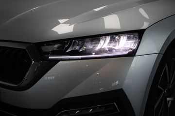 Voertuigafbeelding 12