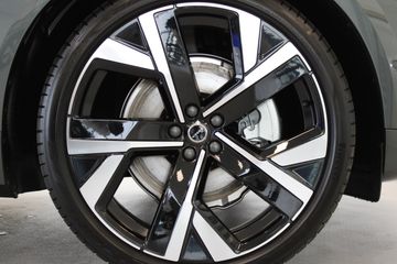 Voertuigafbeelding 6