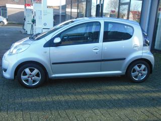 Voertuigafbeelding 5