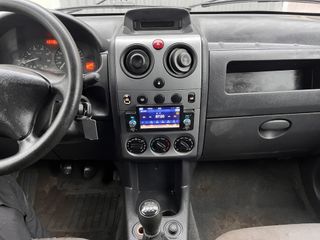 Voertuigafbeelding 12