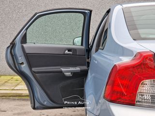 Voertuigafbeelding 8