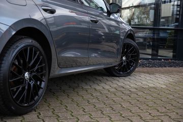 Voertuigafbeelding 8