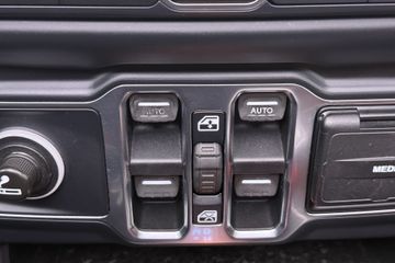 Voertuigafbeelding 32