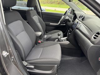 Voertuigafbeelding 12