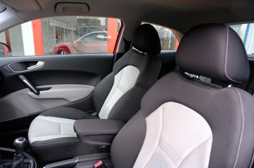 Voertuigafbeelding 18