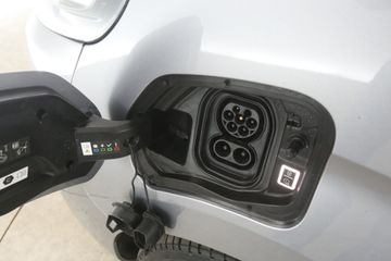 Voertuigafbeelding 9