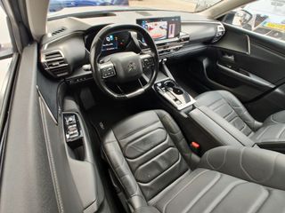 Voertuigafbeelding 12