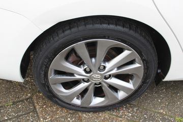 Voertuigafbeelding 4