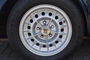 Voertuigafbeelding 8