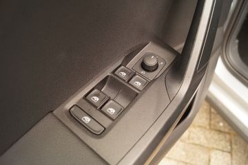 Voertuigafbeelding 12