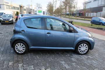 Voertuigafbeelding 4