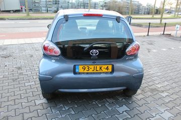 Voertuigafbeelding 6