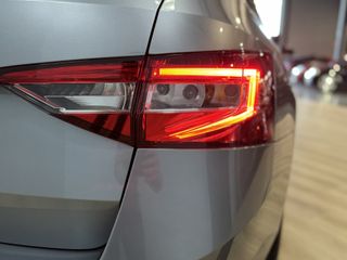 Voertuigafbeelding 12