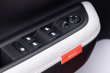 Voertuigafbeelding 8