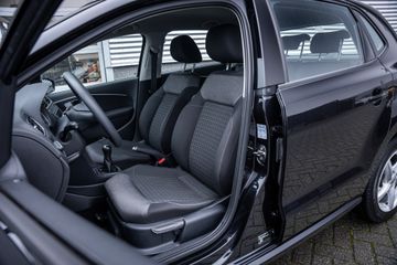 Voertuigafbeelding 6