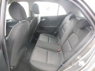 Voertuigafbeelding 9