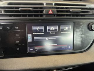 Voertuigafbeelding 9