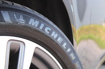 Voertuigafbeelding 3