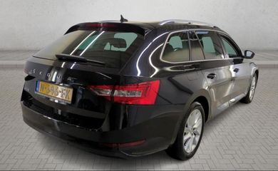 Voertuigafbeelding 3