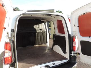 Voertuigafbeelding 13