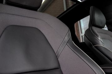 Voertuigafbeelding 16