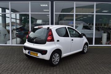 Voertuigafbeelding 12