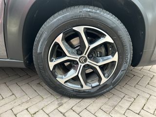 Voertuigafbeelding 11