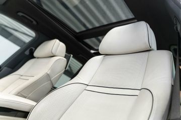 Voertuigafbeelding 12