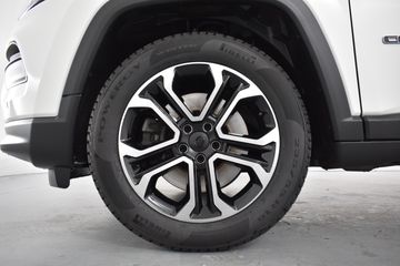 Voertuigafbeelding 17