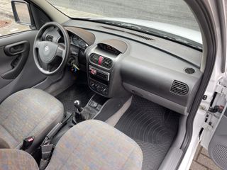 Voertuigafbeelding 9