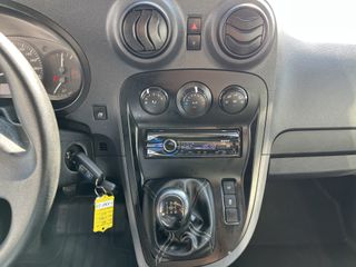 Voertuigafbeelding 11