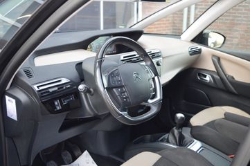 Voertuigafbeelding 7