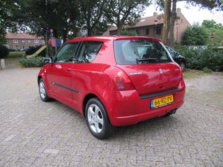 Voertuigafbeelding 3