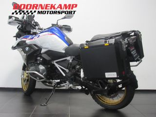 Voertuigafbeelding 4