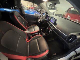 Voertuigafbeelding 8