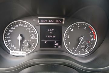 Voertuigafbeelding 12