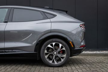 Voertuigafbeelding 6