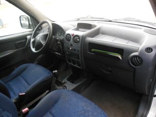 Voertuigafbeelding 4