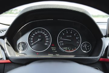 Voertuigafbeelding 8