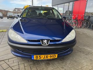 Voertuigafbeelding 3