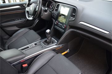 Voertuigafbeelding 9