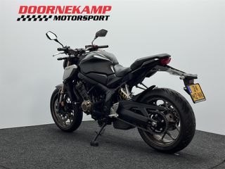 Voertuigafbeelding 10